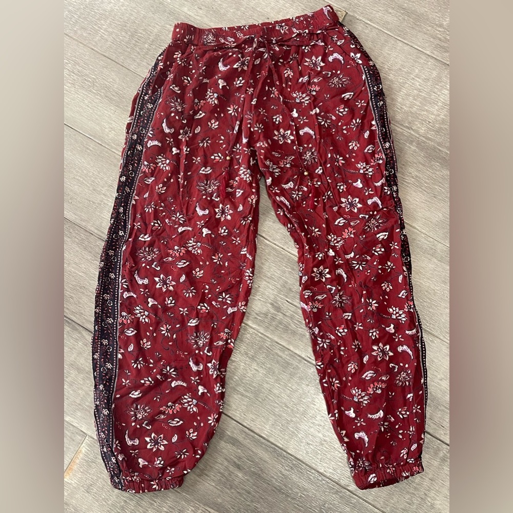 Angie Red Patterned Pants Size Small - Picture 2 of 4